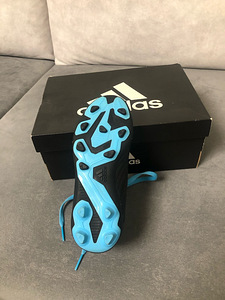 Adidas спортивная обувь (1 фото из 3)