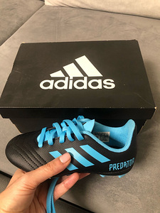 Adidas спортивная обувь (2 фото из 3)