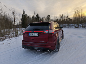 Ford Edge (5 foto / 13)