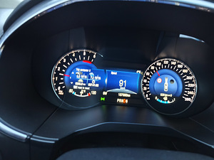 Ford Edge (9 foto / 13)