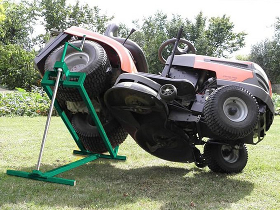 Murutraktori hoolduspukk / hooldustõstuk (399kg)