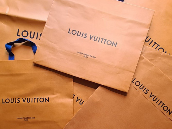 Originaalsed Louis Vuitton shopping kottid
