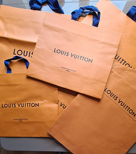 Оригинальные сумки для покупок Louis Vuitton (1 фото из 7)