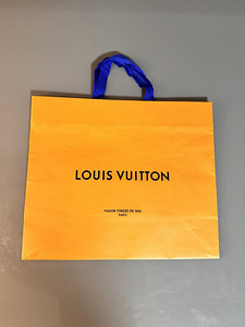 Оригинальные сумки для покупок Louis Vuitton (5 фото из 7)