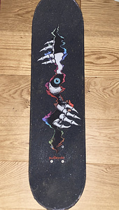 Skate (1 foto / 2)