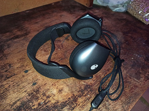 Продаю наушники Alienware 520H (1 фото из 2)