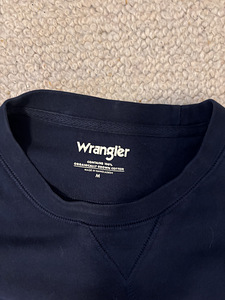 Wrangler tumesinine kampsun suure logoga rinnal (2 foto / 2)