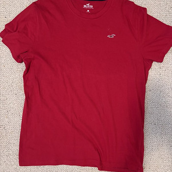 Hollister punane T-särk, defektideta L