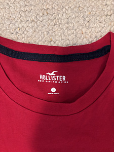 Hollister punane T-särk, defektideta L (2 foto / 2)