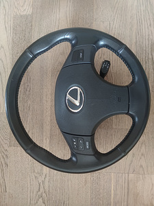 Lexus IS (1 фото из 4)