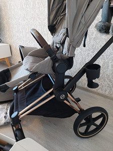 Cybex Priam platinum 2021 года (3 фото из 4)