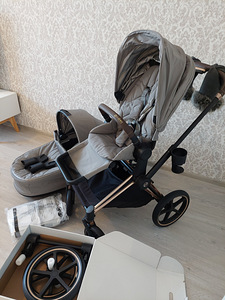 Cybex Priam platinum 2021 года (4 фото из 4)