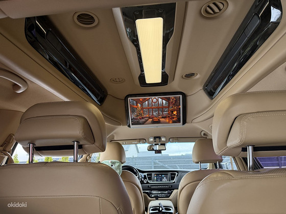 KIA Carnival Hi-Limousine 2019