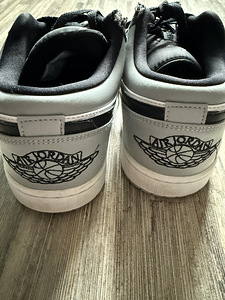 Air Jordan 44 (2 фото из 2)