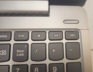Sülearvuti Lenovo Ideapad 330S kaane defekt + Laadija (6 foto / 9)