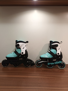 Роликовые коньки Rollerblade регулируемые размер 33-36.5 (3 фото из 10)