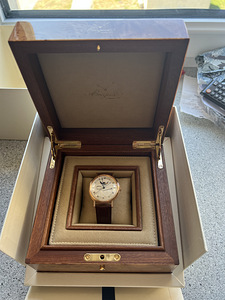 Часы BREGUET Classique Moonphase Power Reserve 778BR/12/9V6 (2 фото из 6)