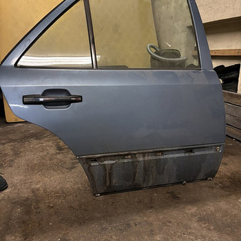 Roostevaba tagauks (parem) W124