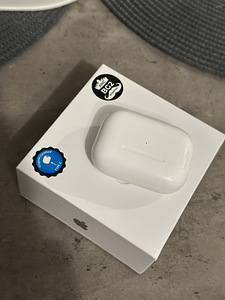 AirPods Pro 2 (2 фото из 4)