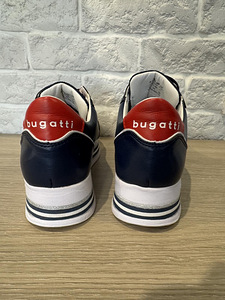 Bugatti naiste vabaajajalatsid (4 foto / 5)