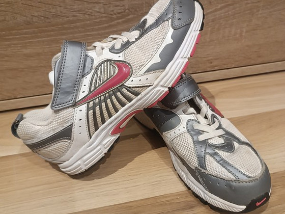 Nike tossud 34.