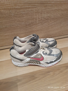 Кроссовки Nike 34. (2 фото из 3)