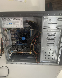 Gaming computer (1 foto / 3)