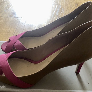 Charles and Keith kingad suurus 36