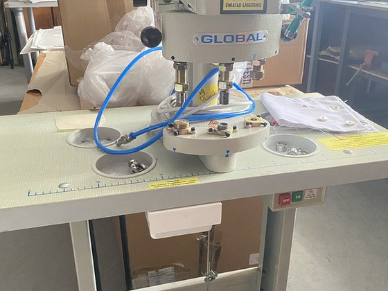 Pneumaatiline press laseriga