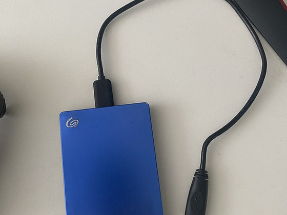 Внешний жесткий диск 1Tb