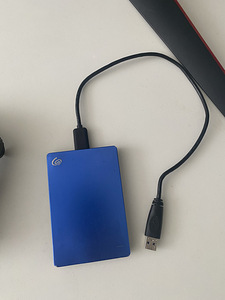 Внешний жесткий диск 1Tb (1 фото из 4)