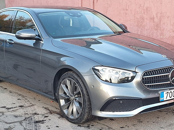 MERCEDES BENZ E 220