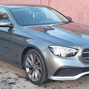 MERCEDES BENZ E 220