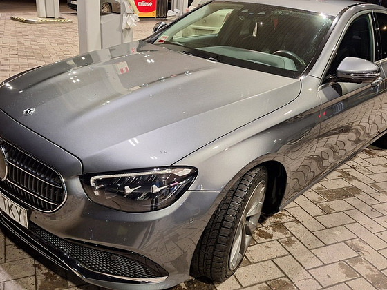 MERCEDES BENZ E 220