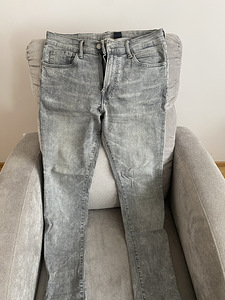 Джинсы H&M для мужчин (1 фото из 3)