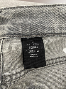 Джинсы H&M для мужчин (3 фото из 3)