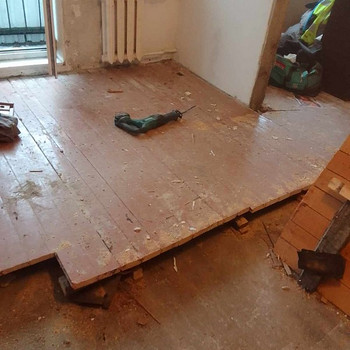 Mees otsib tööd