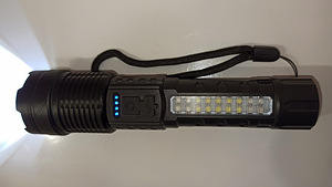 UUS Laetav Võimas Led Taskulamp (2 in 1) (2 foto / 2)