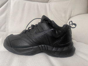 Детские кроссовки Nike (1 фото из 2)