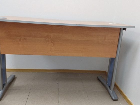 Офисный стол. В75см Д120см Г60см