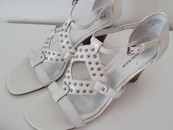 Туфли Anne Klein Malva белые с серебристыми деталями 8M (38)