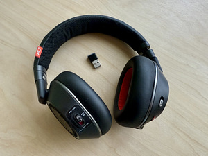 Plantronics Voyager 8200 (2 фото из 4)