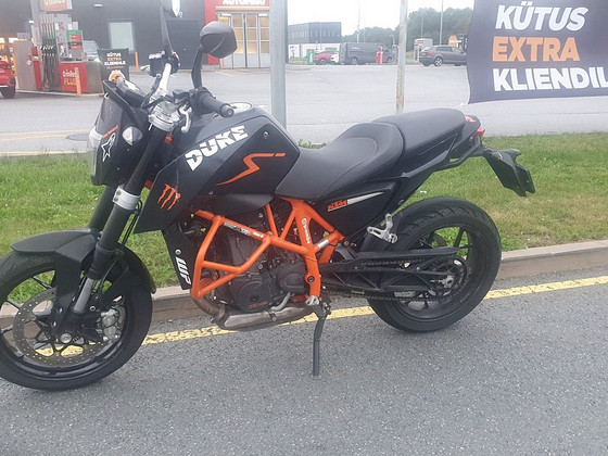 Мотоцикл KTM Duke 690