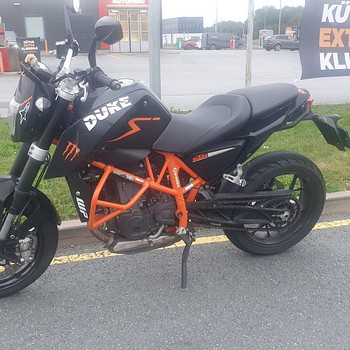 Мотоцикл KTM Duke 690