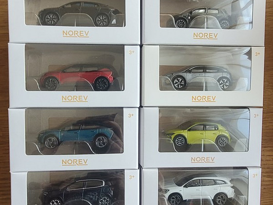 Модели автомобилей Norev 1:64 Renault, Peugeot