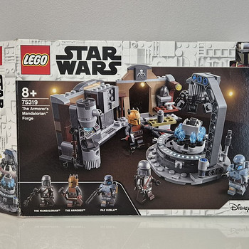 LEGO Star Wars - The Armorer's Mandalorian Forge 75319