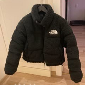 Новая куртка Uus North Face nuptse, M размер
