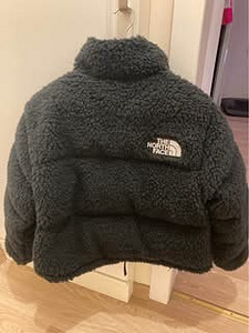 Uus North Face nuptse jope, M suurus (2 foto / 2)