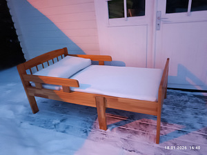 Täispuidust pikendatav voodi koos madratsitega (3 foto / 4)