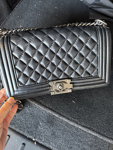 Chanel (1 foto / 2)
